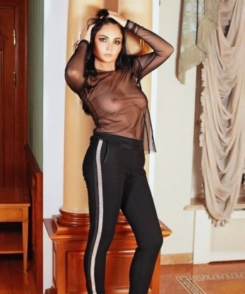 Сексуальная блондинка с шикарной фигурой и чувственными губами ждет встречи с порядочным мужчиной. Помогу тебе расслабиться и забыть обо всех проблемах. 7641, 25 лет